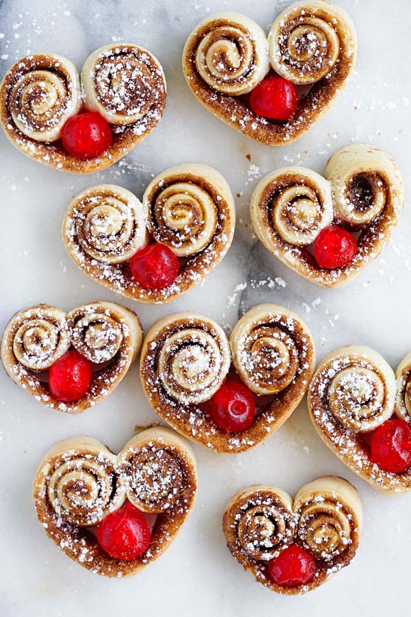 heart-shaped-cinnamon-rolls.jpg