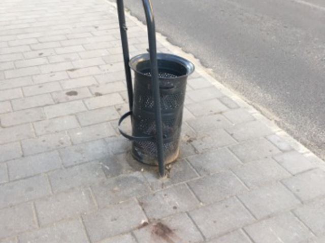 Olvasónk az illetékesek segítségét kéri !