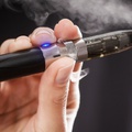 Vigyázat! Támadnak a kínai E-cigaretták töltői!
