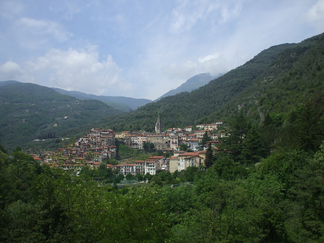 Amikor az újságíró tényleg az élet császára (Olaszország, Pigna, Sanremo – 2015.05.07-10. I. rész)