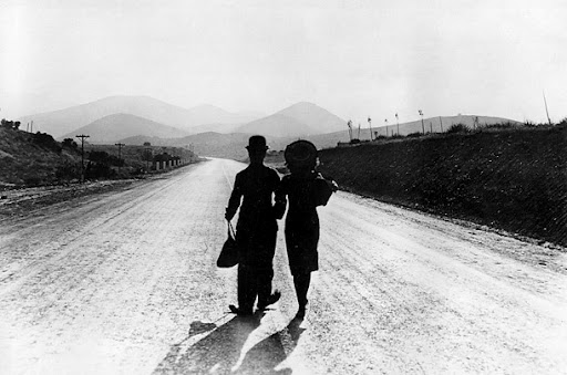 chaplin_ontheroad.jpg