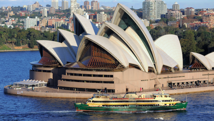 Mennyire kell berúgni ahhoz, hogy felmásszon valaki a Sydney-i Operaház tetejére?