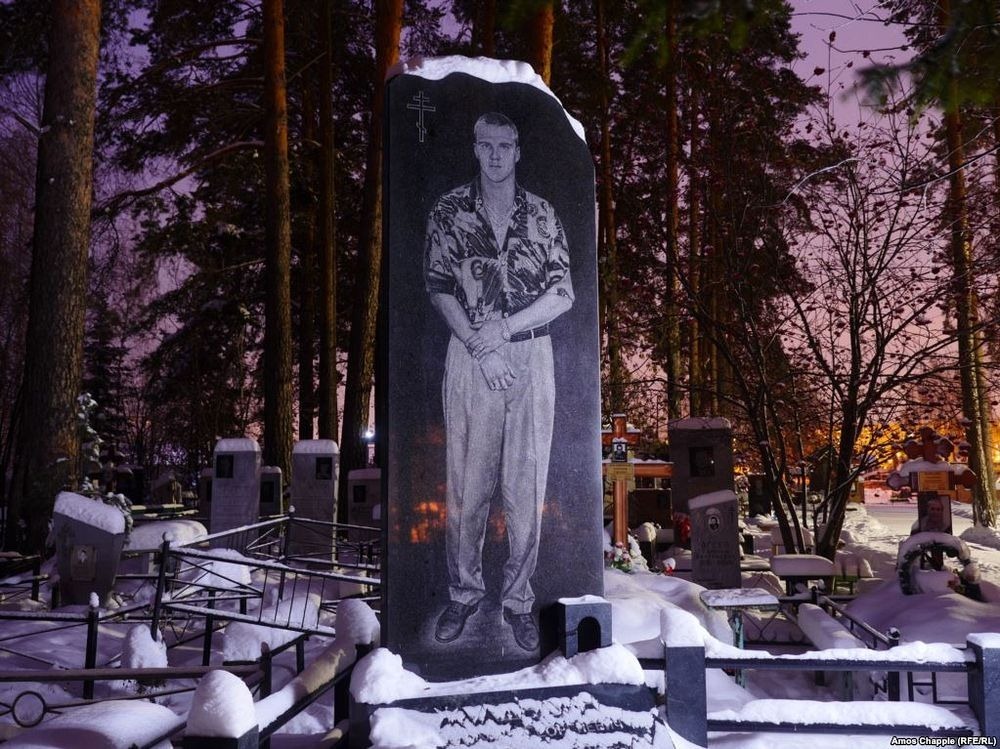 gangster-cemetery-yekaterinburg-102.jpeg