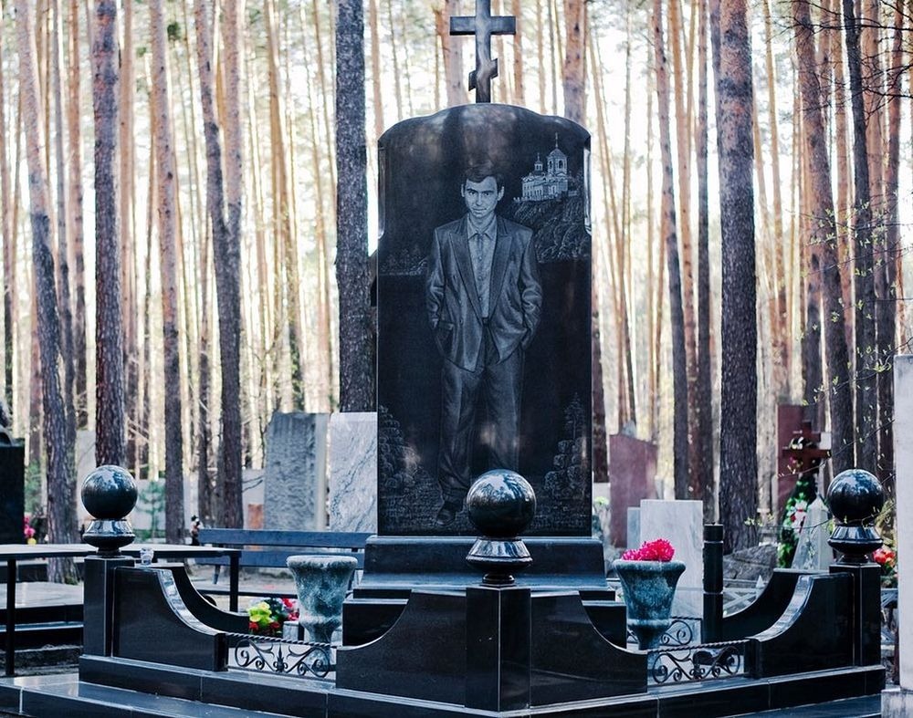 gangster-cemetery-yekaterinburg-132.jpeg
