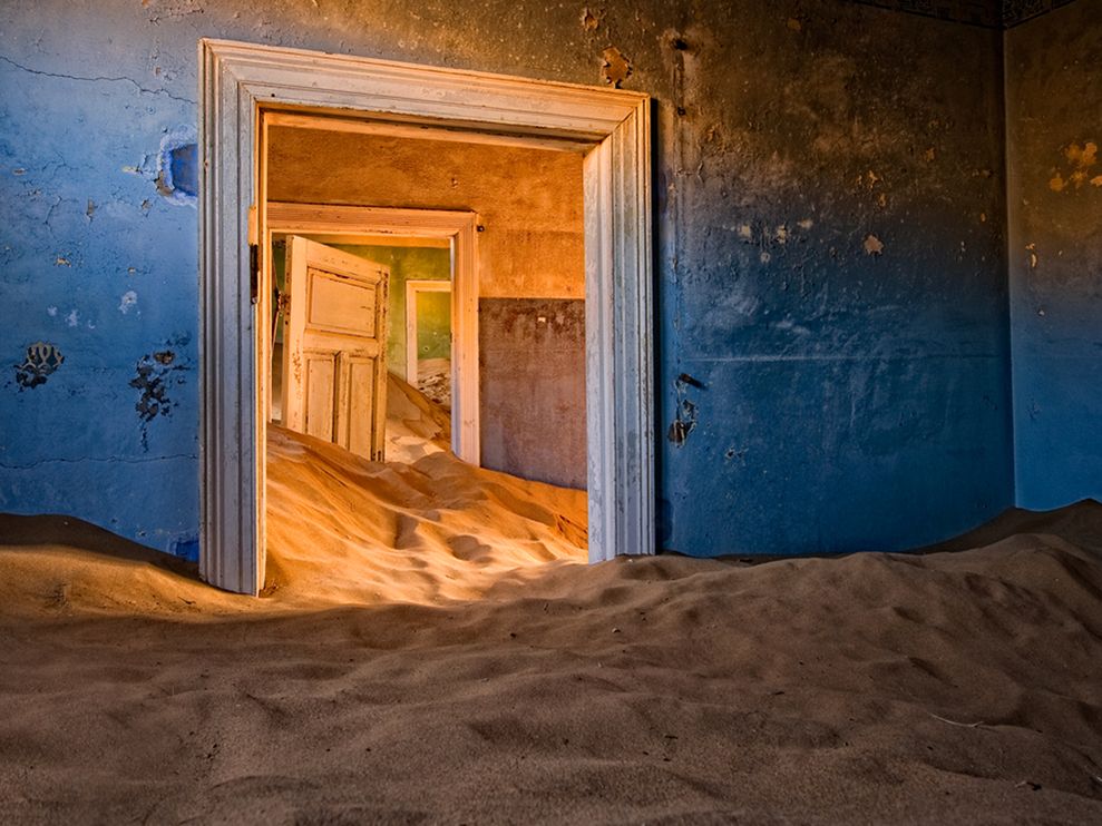 kolmanskop-namibia_3749_990x742.jpg