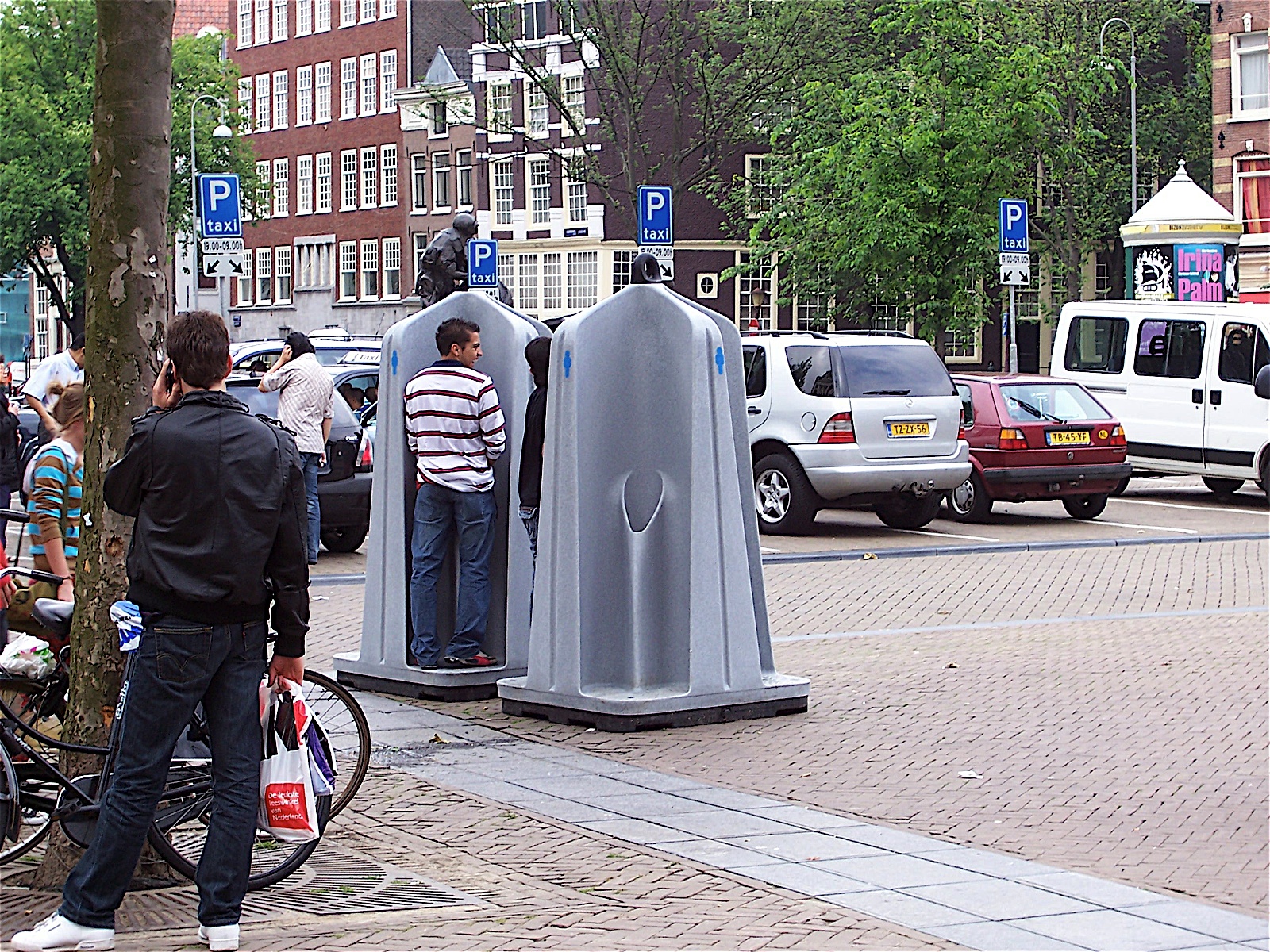 public-male-toilet-amsterdam2.jpg