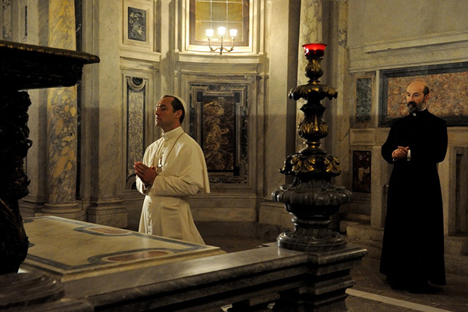 the-young-pope-1.jpg