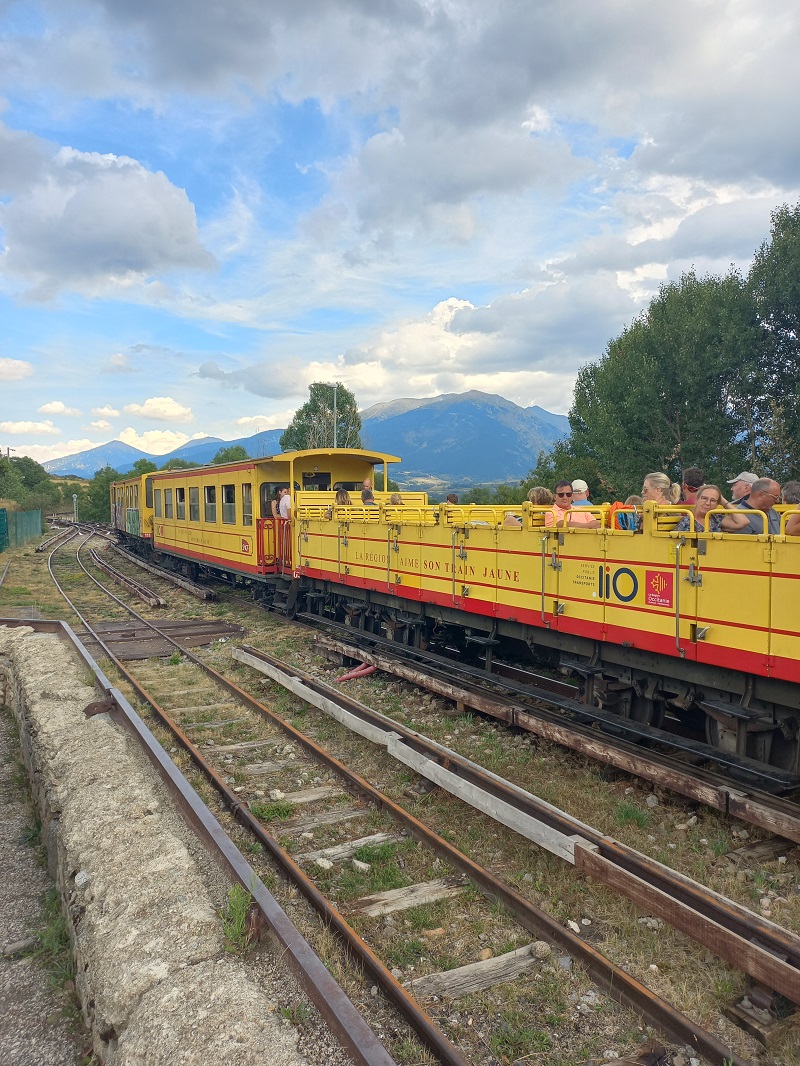 A Petit Train Jaune Font-Romeu-Odeillo-Via állomásán