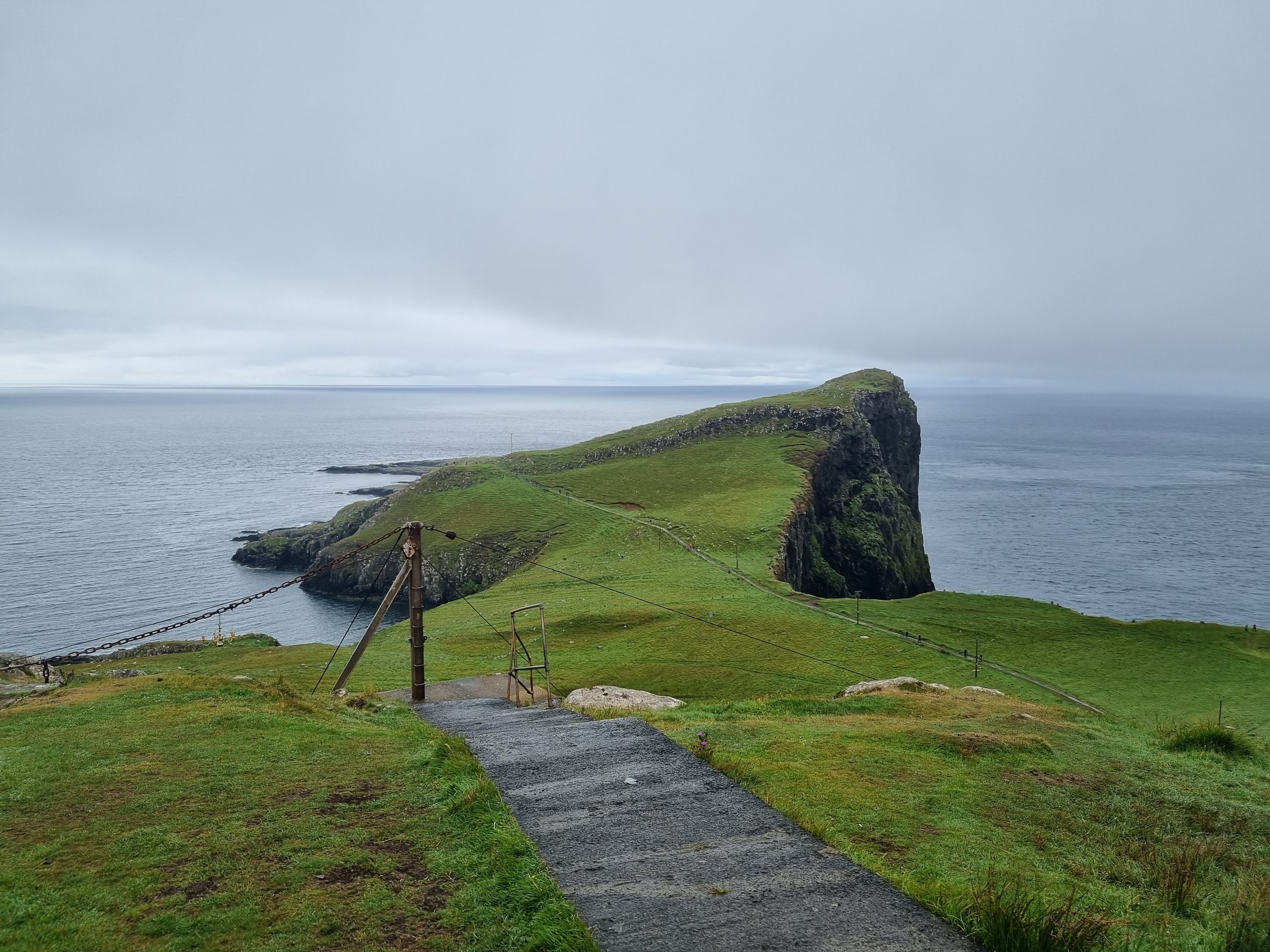 Neist Point és a világítótoronyhoz vezető anyagfelvonó