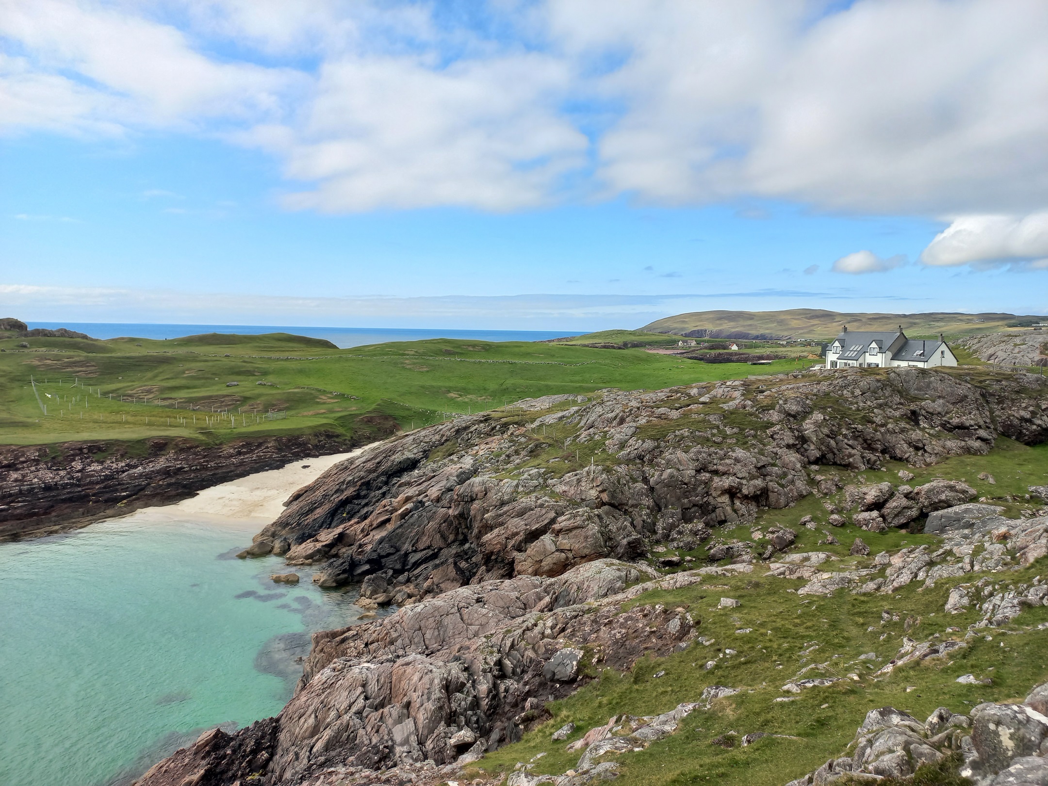 Parányi öblök a Clachtoll Beach környékén