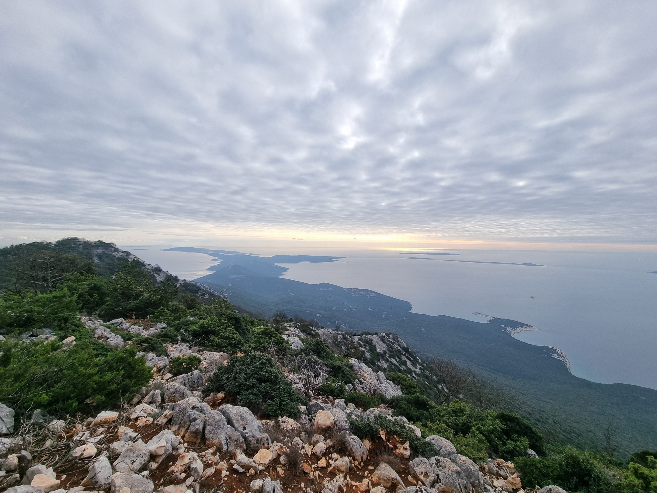 Lošinj elnyúló déli vonulatai