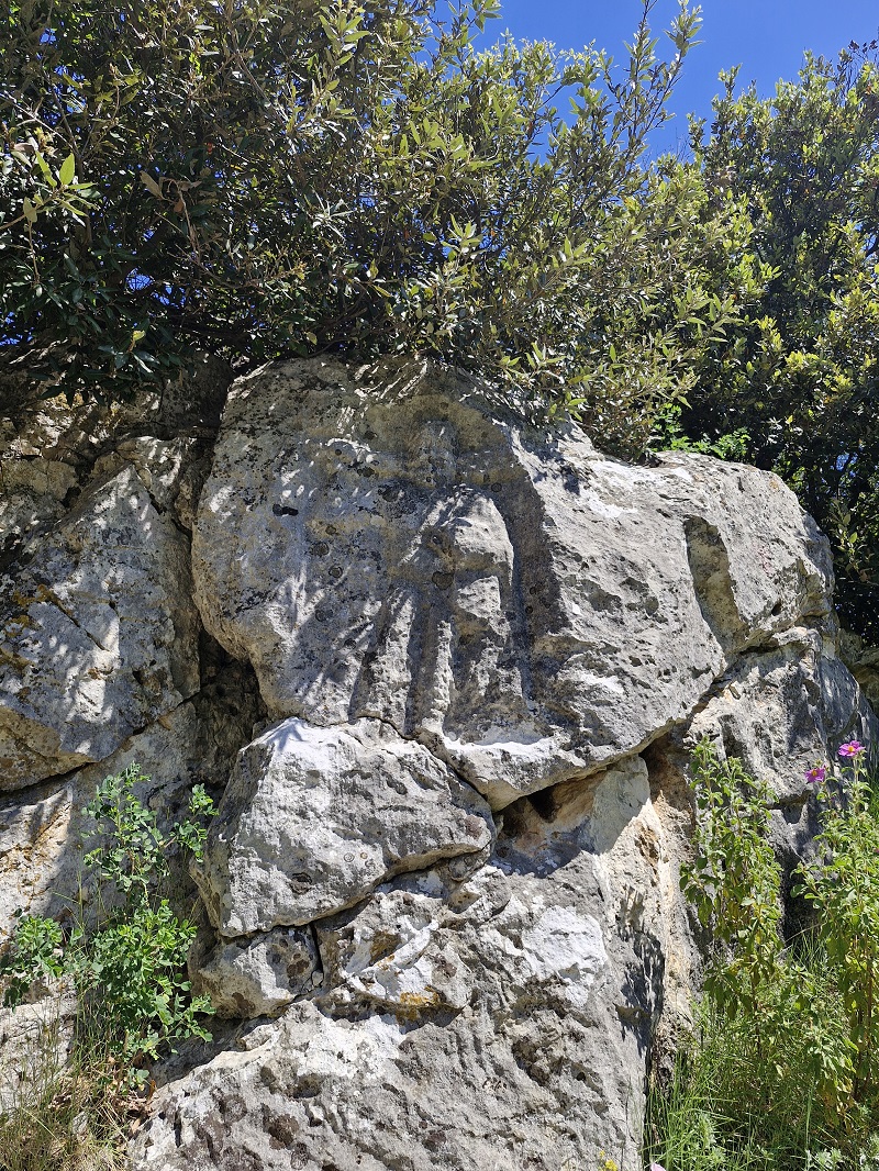 Kicsi, de annál aranyosabb relief