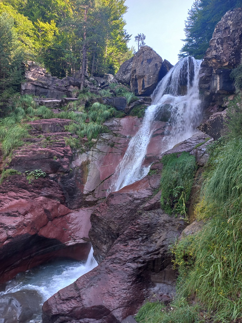 Cascada de la Larri