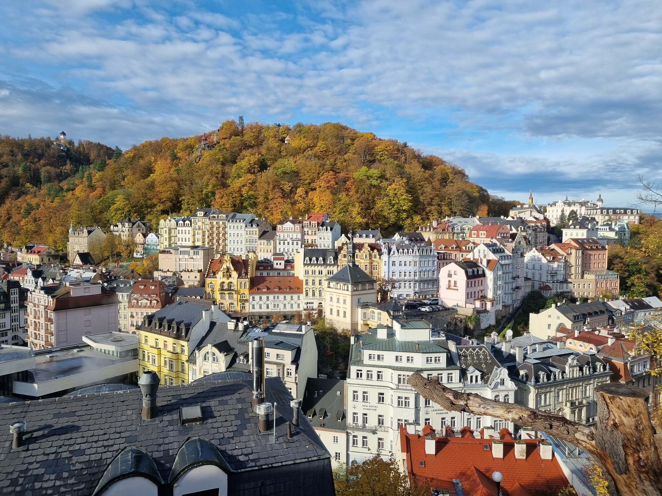 Karlovy Vary látképe