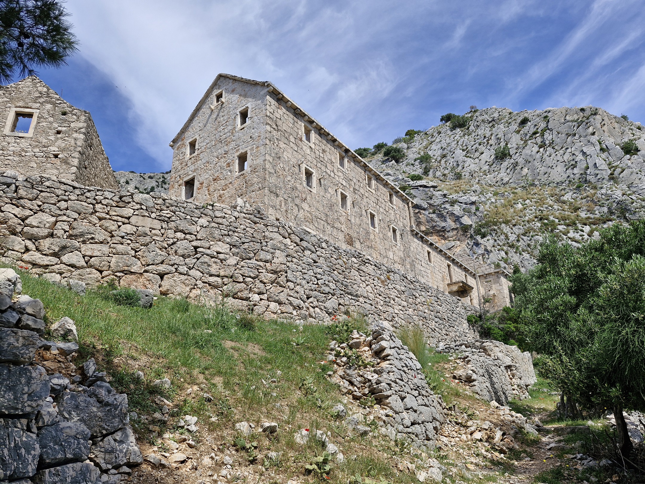 Dračeva luka és Dutić kolostor