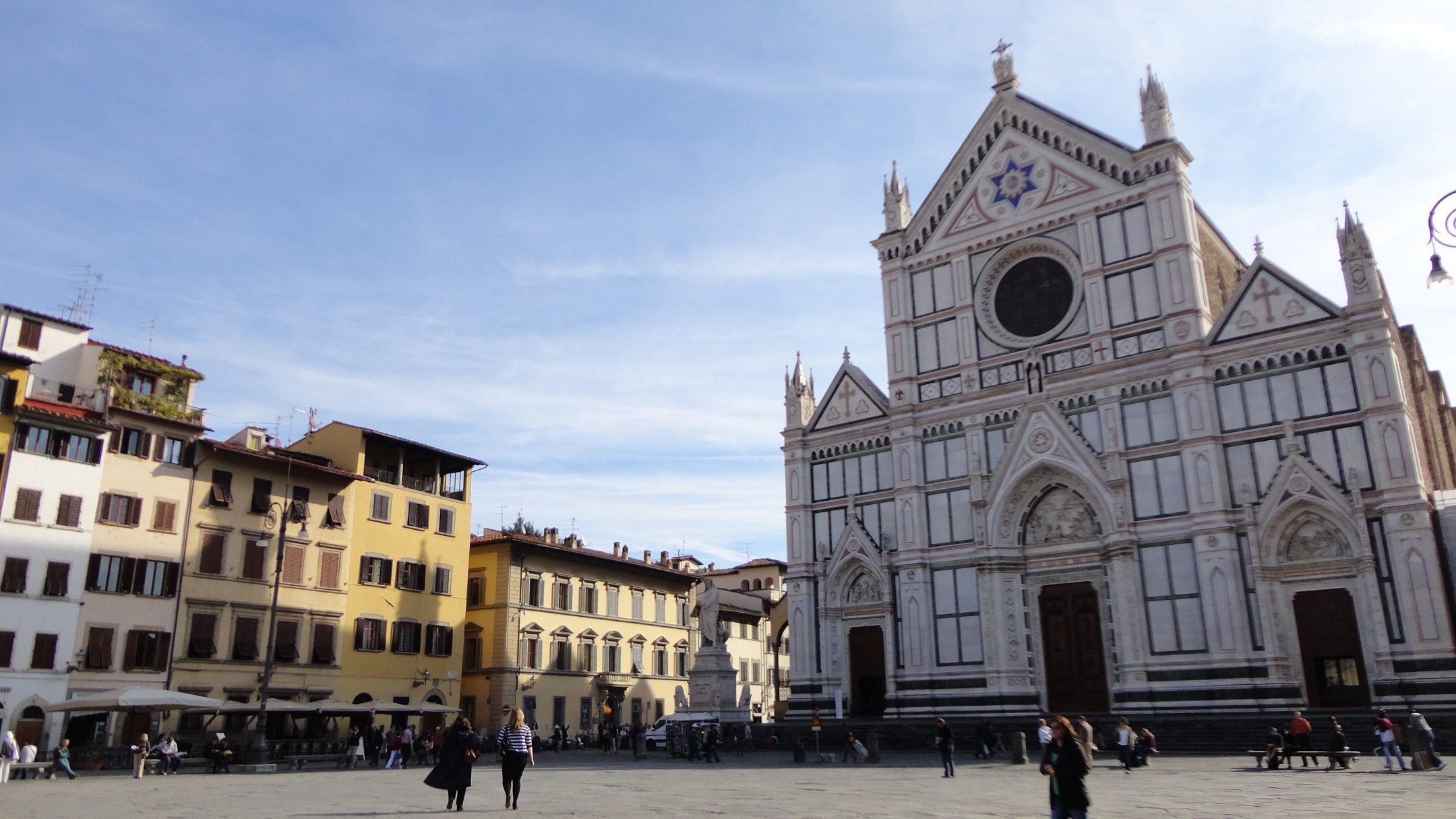 A Santa Croce templom Galilei és Michelangelo sírjával