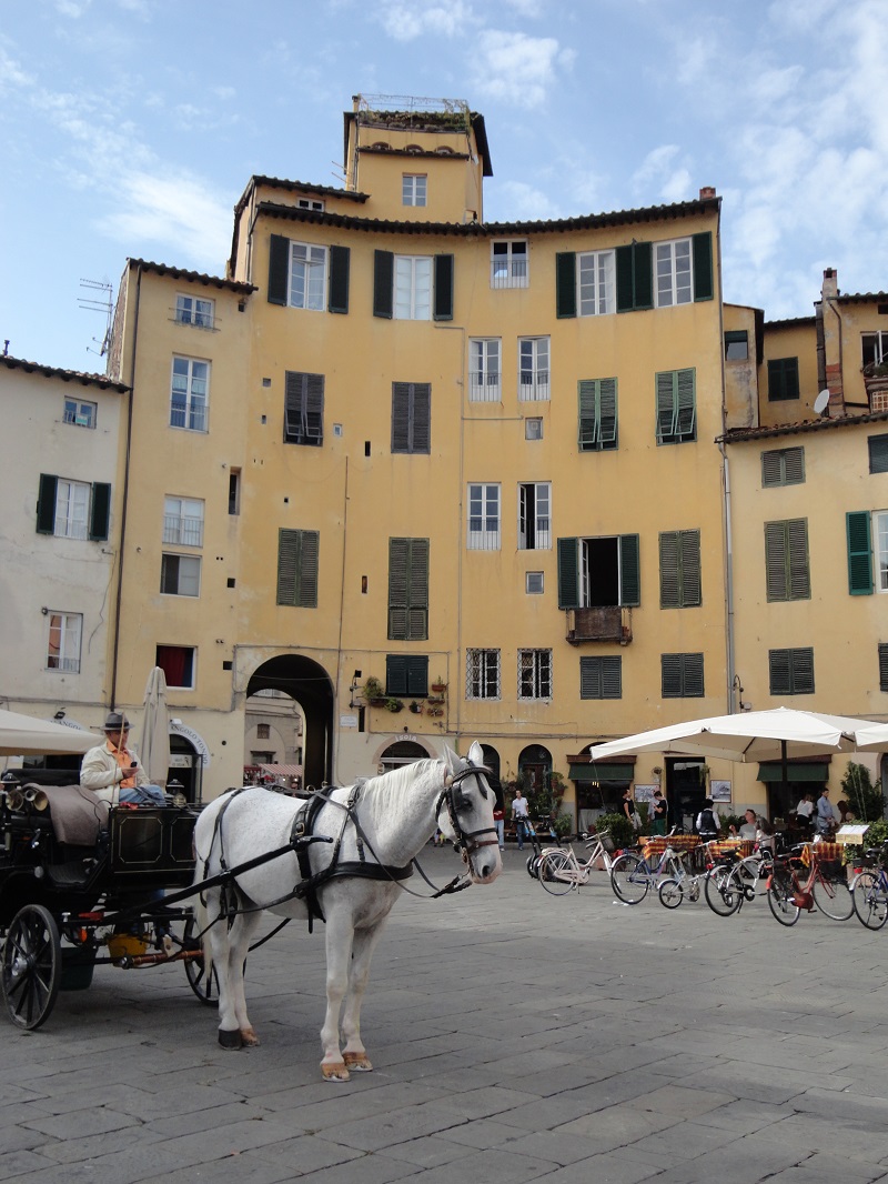 Piazza dell‘Anfiteatro