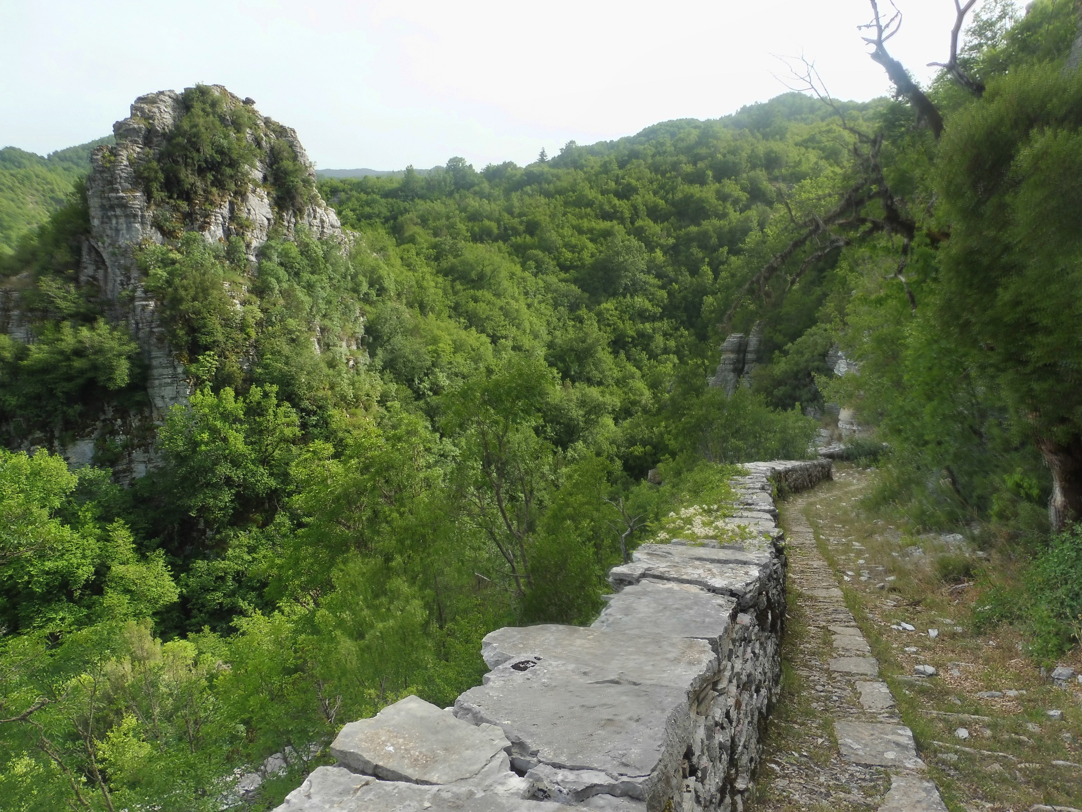 Lefelé az Epirus-ösvényen