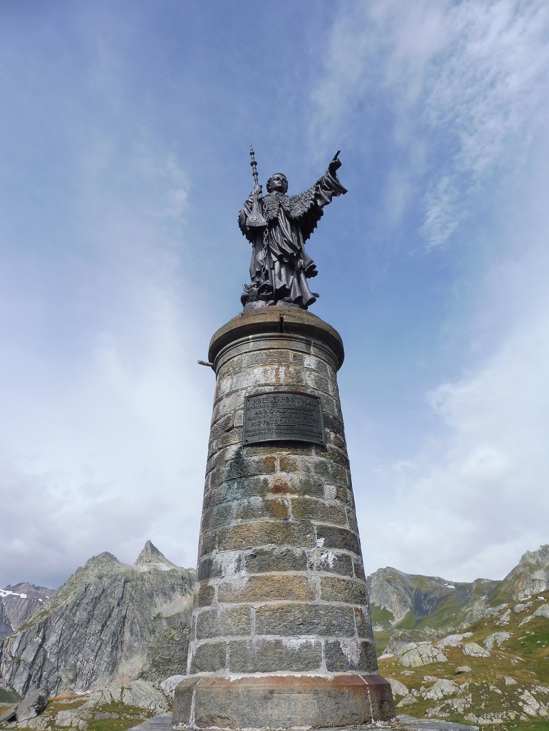 Szent Bernát szobra