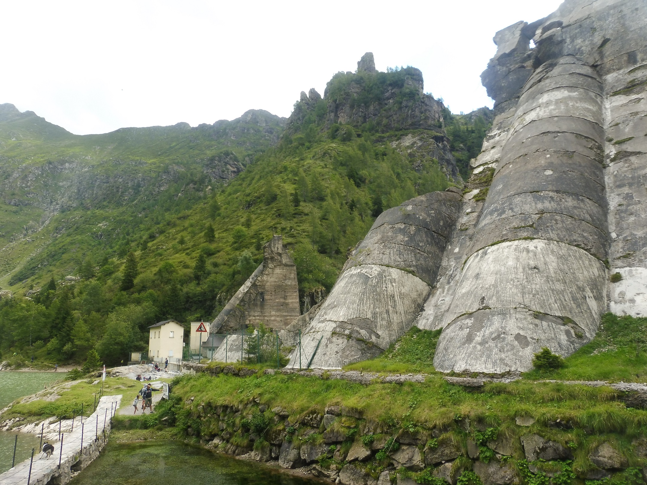 A Gleno-gát maradványai