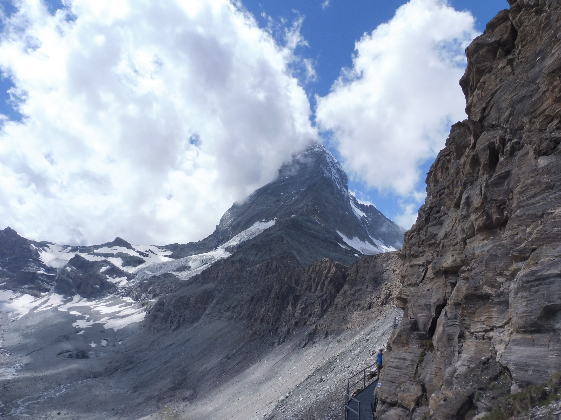 Matterhorn, szemfülesek kiszúrhatják a Hörnlihüttét is
