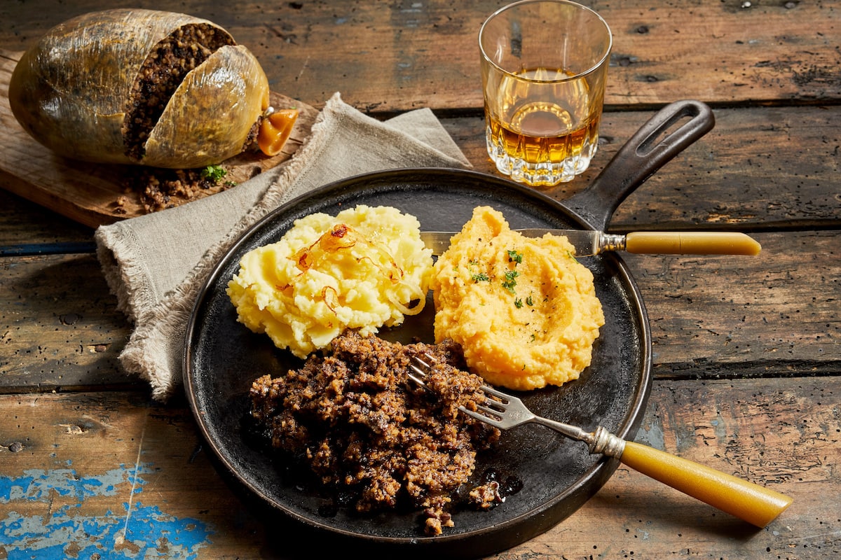 haggis-on-wooden-table-as_142504855.jpeg
