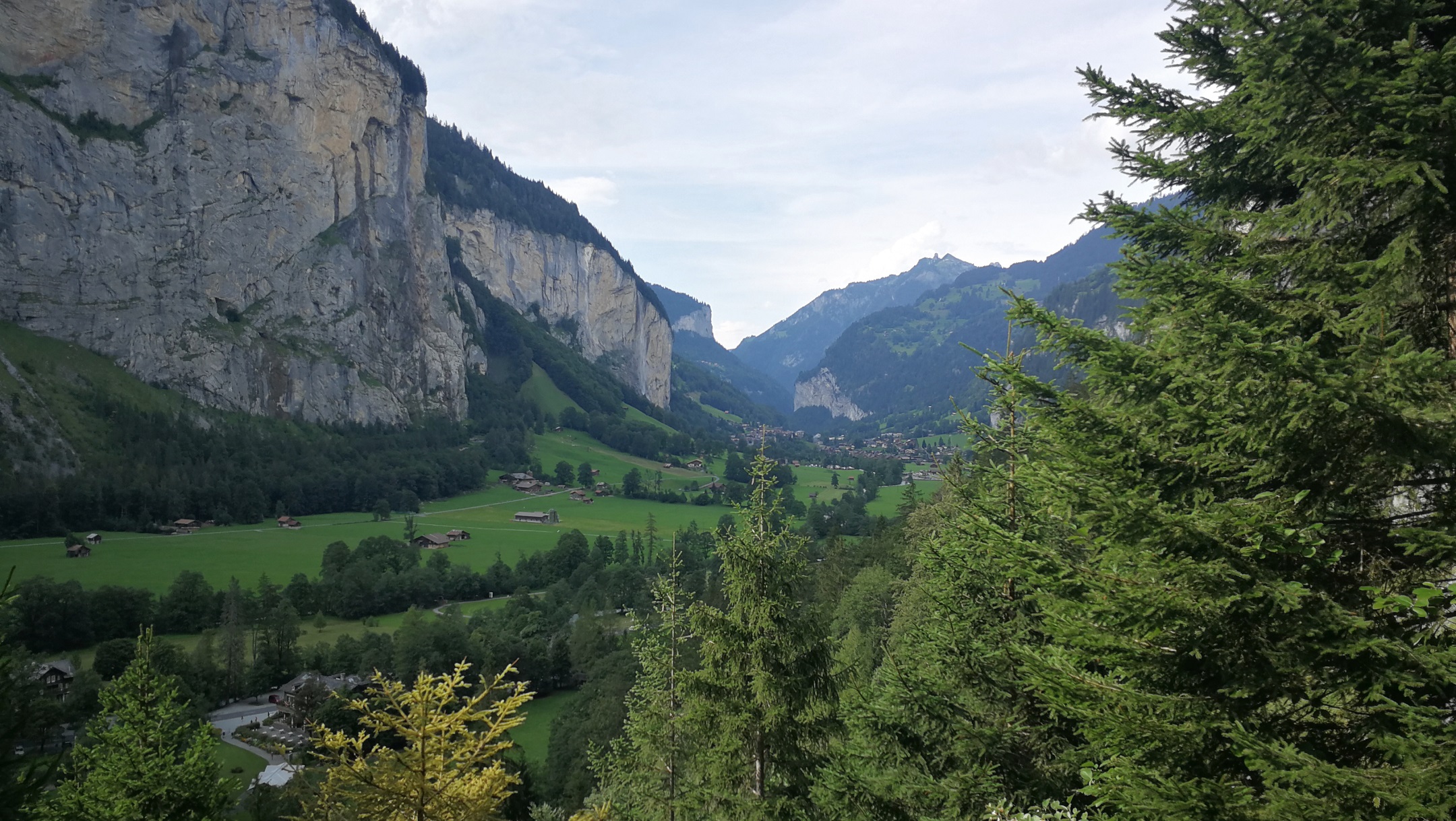 Lauterbrunnen a zsákvölgy vége felől