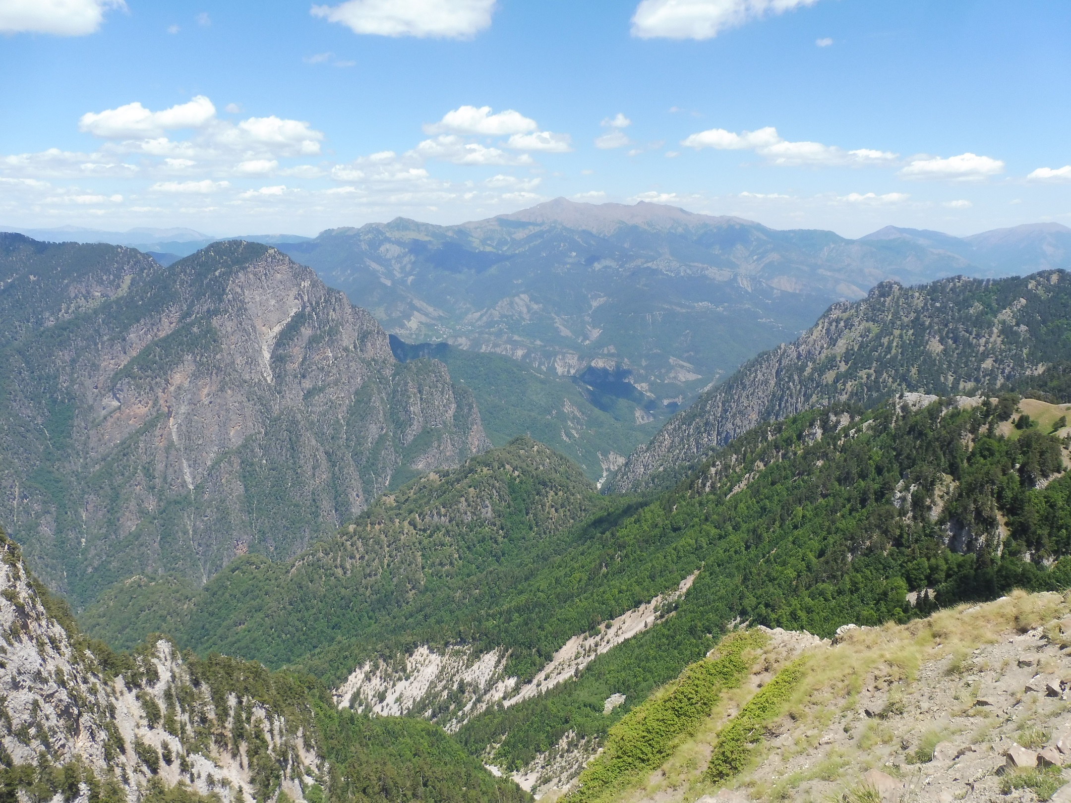 Kilátás a Vikos-Aoos Geopark keleti szegletére