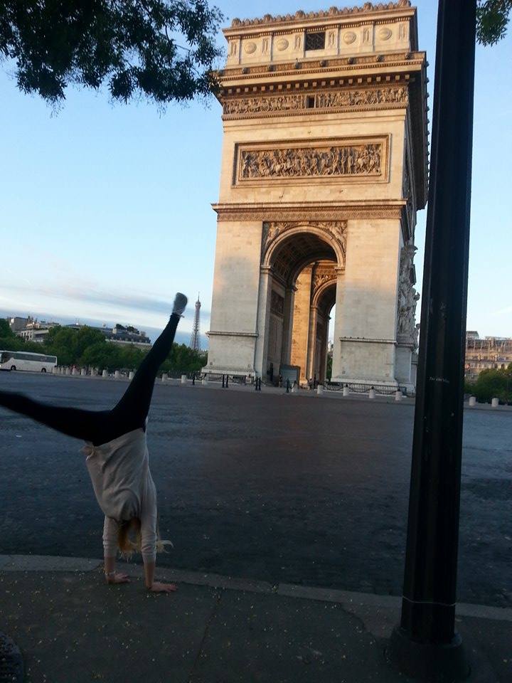Reggel - első kép az Eiffel toronnyal a háttérben