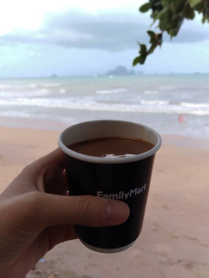 Olcsó kávé a strandon