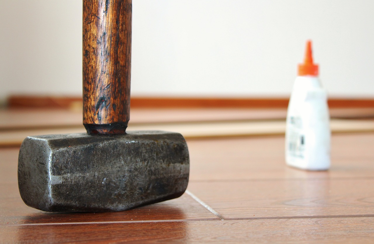 hammer-596160_1280.jpg