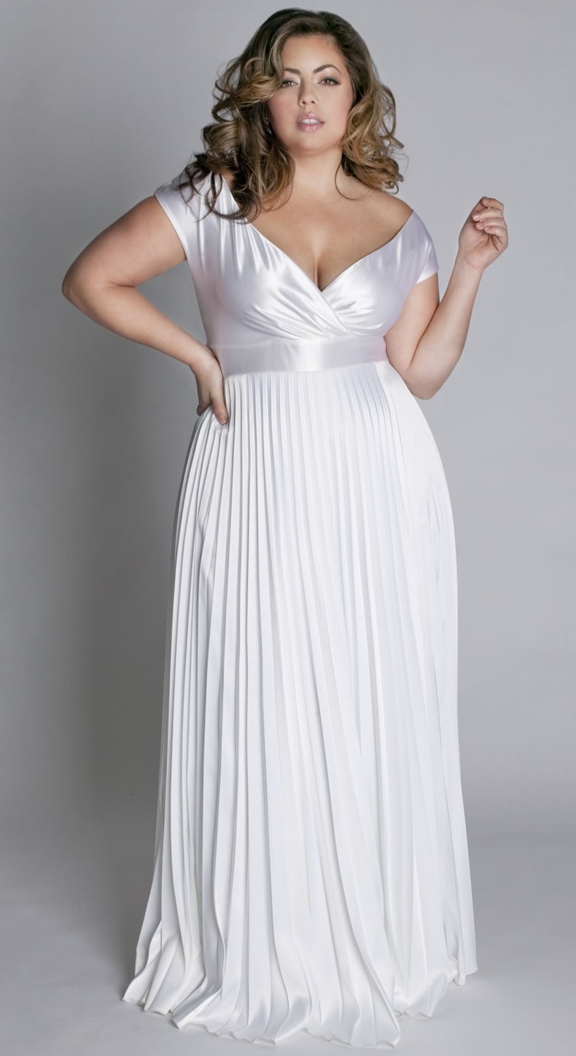 wedding-dresses-for-plus-size-women-unixweddingcom-818x1500.jpg