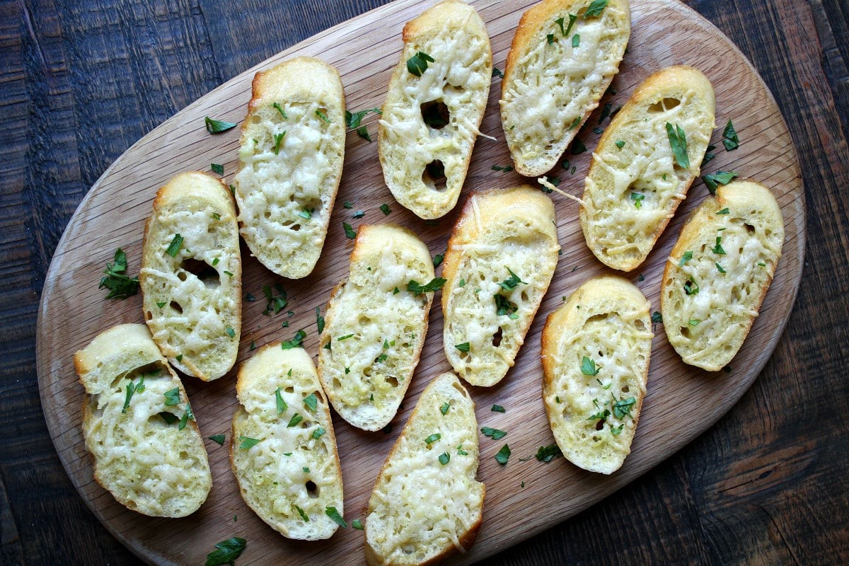 parmesan-baguette-croutes-5_1.jpg