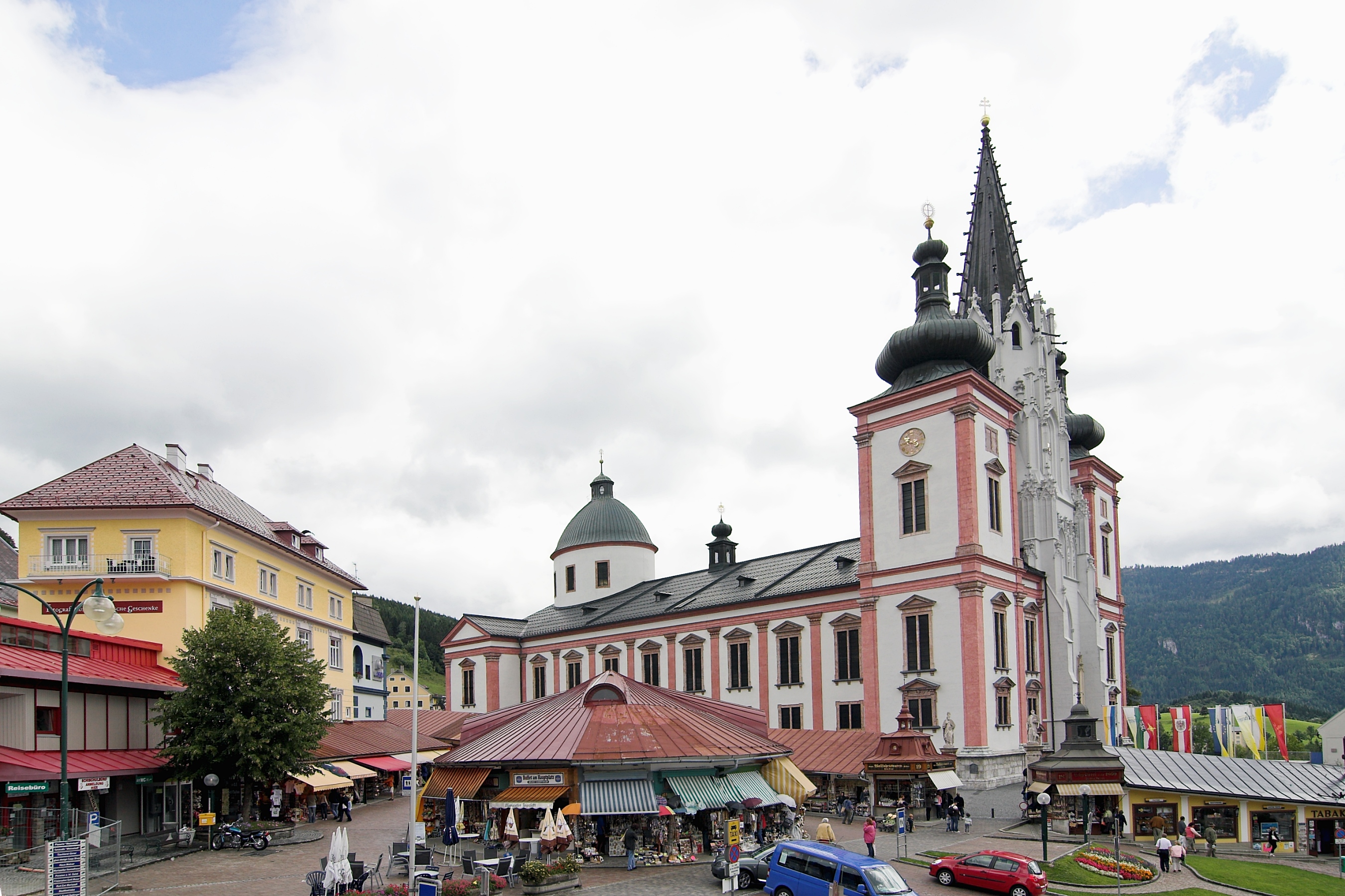 Mariazell_Basilika_3.jpg