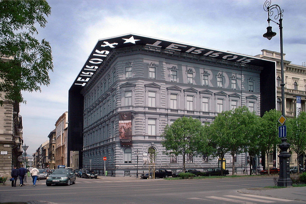 1024px-budapest-terror_museum.jpg