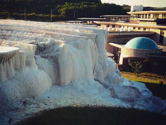 When East meet West. Pamukkale in the EU. #egerszalók #thermal #spa #hungary #calc 