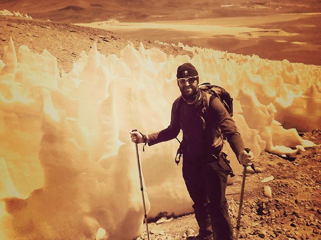 Penitenteszek a Hegyen. A penitentesz olyan hóforma, amelyik a többméteres hótakaró olvadása során képződik. Barrancas Blancas 5300m #chile #andes #andok #eupolisz 