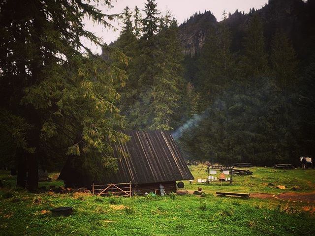 Mesebeli házikó. Fairytale house. #mertutaznijo #lengyelország #tátra #forrest #erdő #travelphoto #trekking #travel #vysokétatry