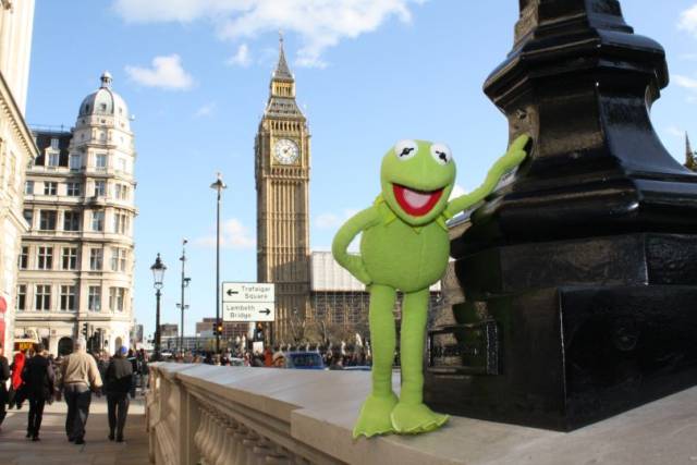 kermit-london-09.jpg