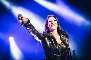 Férjhez ment Floor Jansen?