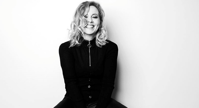 Pénteken jön Anneke van Giersbergen kislemeze!