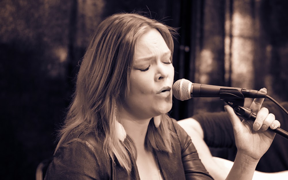 anetteolzon1.jpg