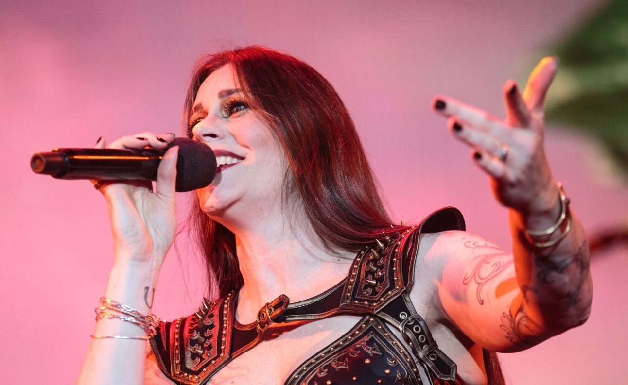 További koncerteket jelentett be Floor Jansen