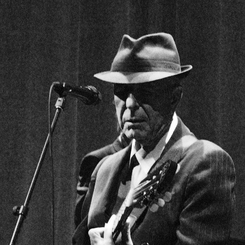 800px-leonard_cohen_2103.jpg