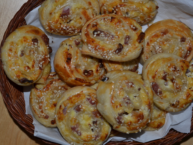 Mangalica sonkás, Pannónia sajtos leveles csigák