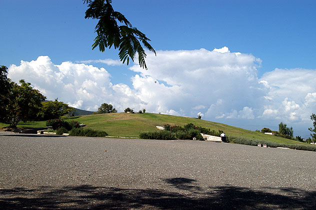 the_museum_of_the_royal_tombs_at_aigai_1.jpg