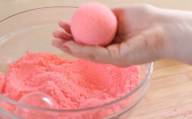 how-to-make-diy-bath-bombs-step-6.jpg