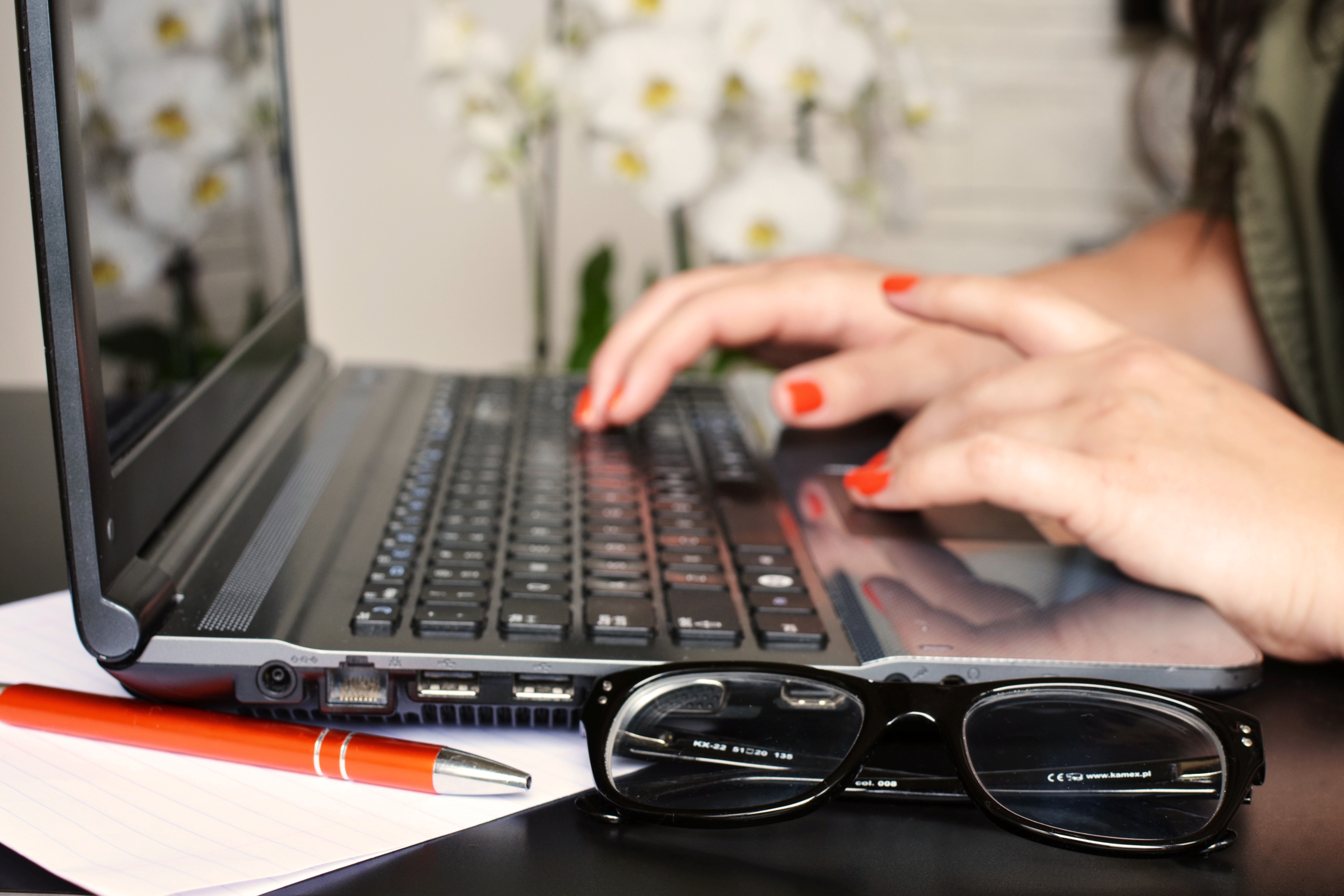 person-woman-desk-laptop2.jpg