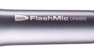 Riportermikrofon flash-rögzítővel
