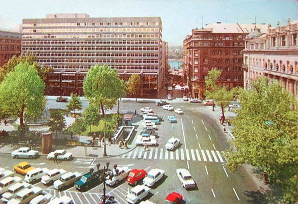 budapest-vorosmarty-ter-1972_ori.jpg